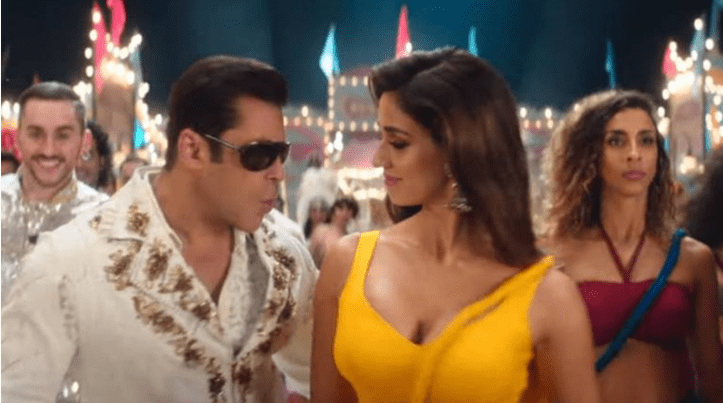 Disha Patani dancing with Salman Khan